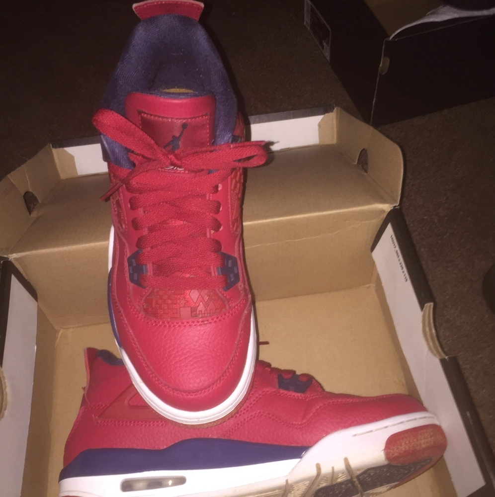 Air Jordan 4s & 6s